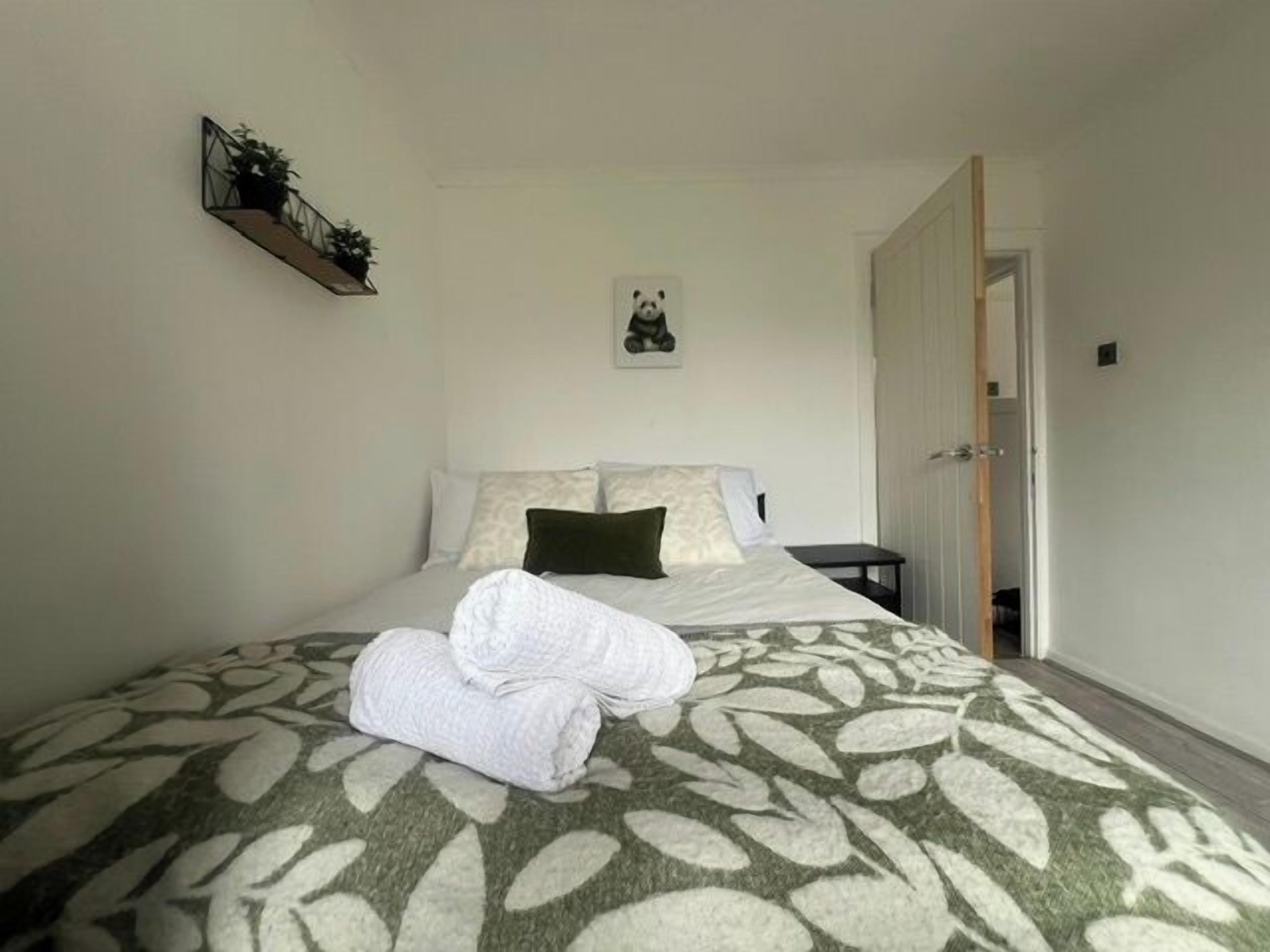 WiFi, bed sheets