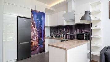 Fridge, microwave, oven, stovetop