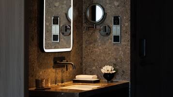 Comfort Twin Room, Non Smoking, City View | Bathroom | Hair dryer, slippers, towels, soap