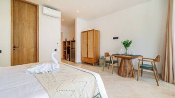 1 bedroom, iron/ironing board, travel crib, WiFi