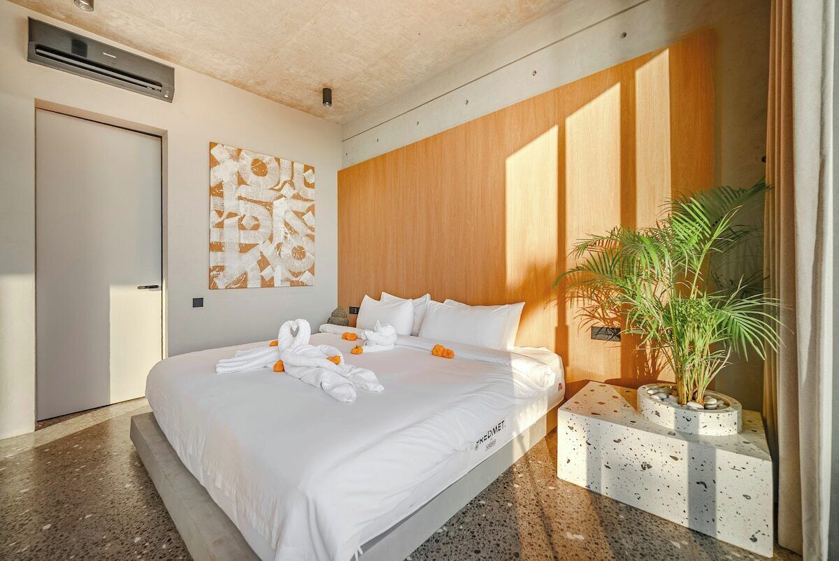 2 bedrooms, iron/ironing board, travel crib, WiFi