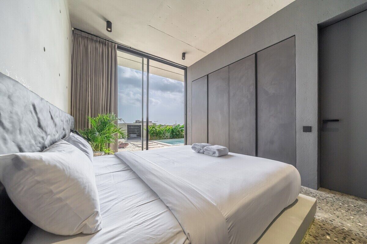 Ferros/tábuas de passar roupa, berço de viagem, Wi-Fi, roupa de cama