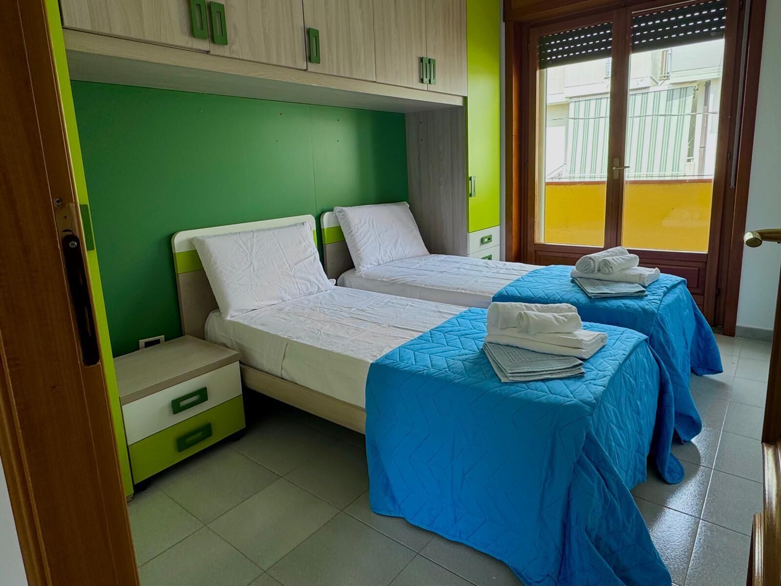 Iron/ironing board, free WiFi, bed sheets