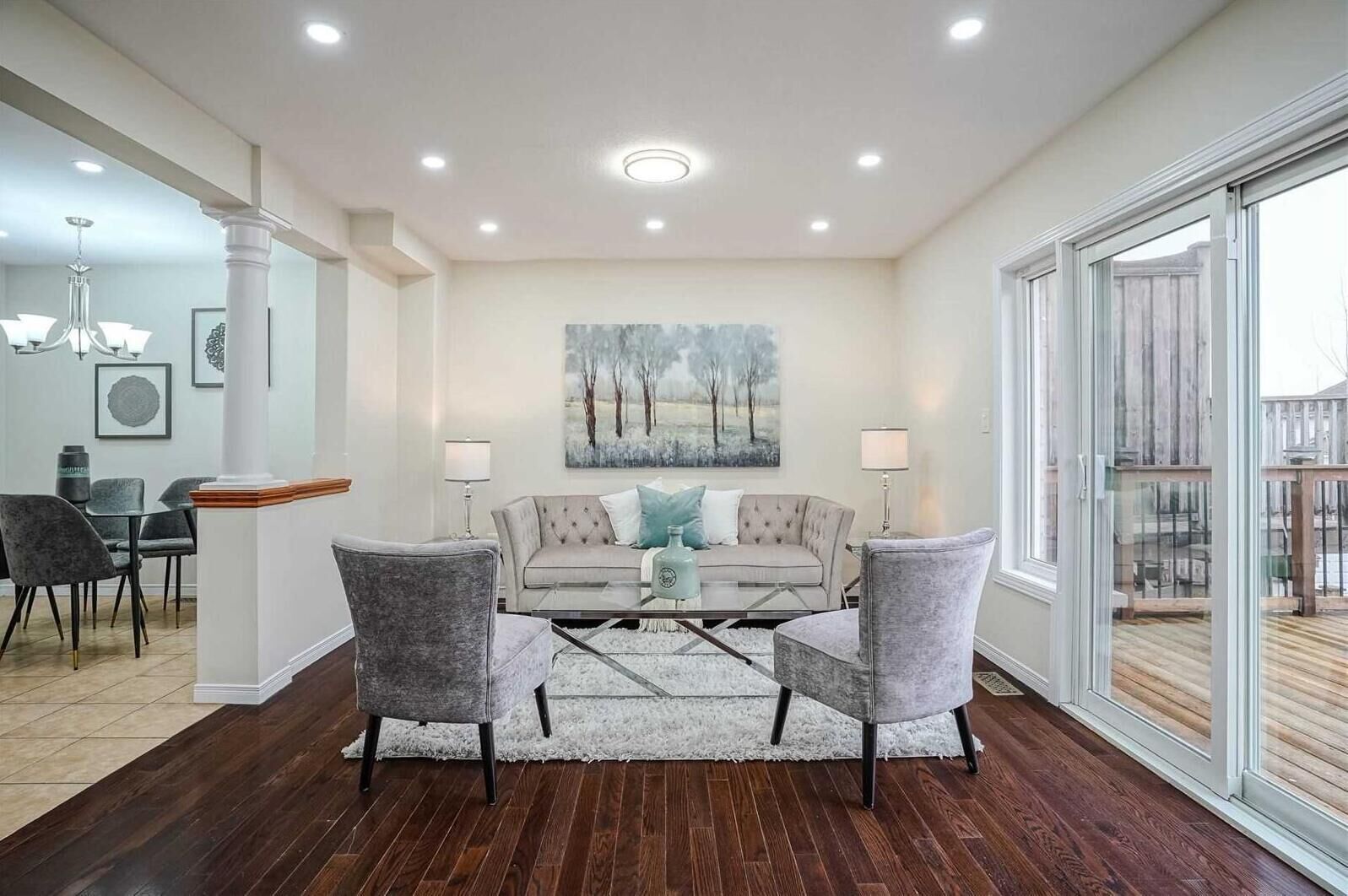 Luxe Chicopee Townhome: Ravine Forrest, Sleeps 8 - Kitchener