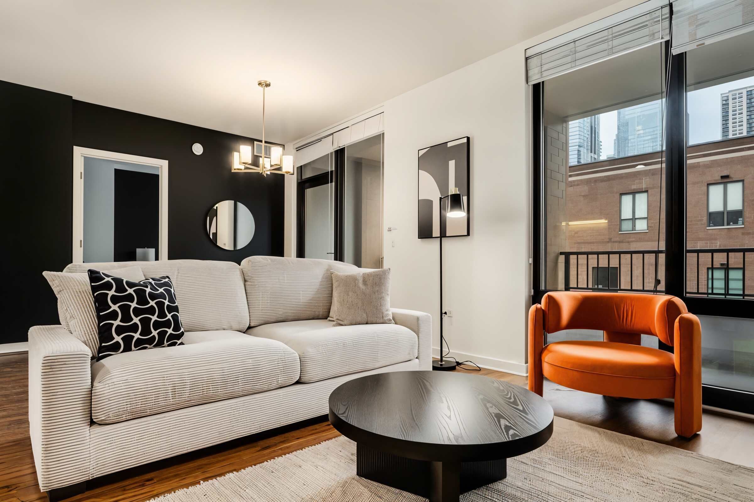 Boulevard Stays River North Retreat Near Magnificent Mile 01 - Chicago Union Station