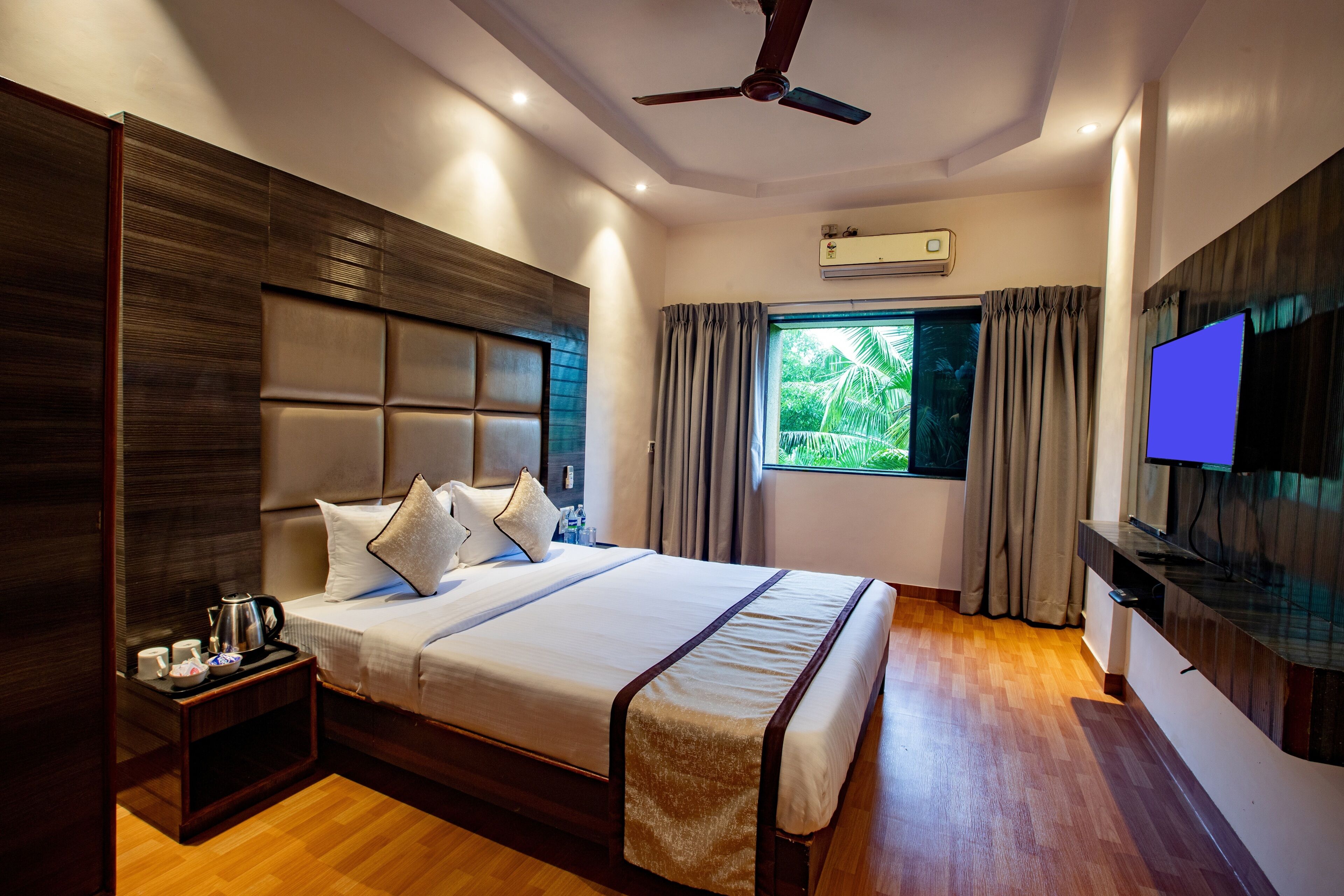 Premium Room | Desk, WiFi (free)