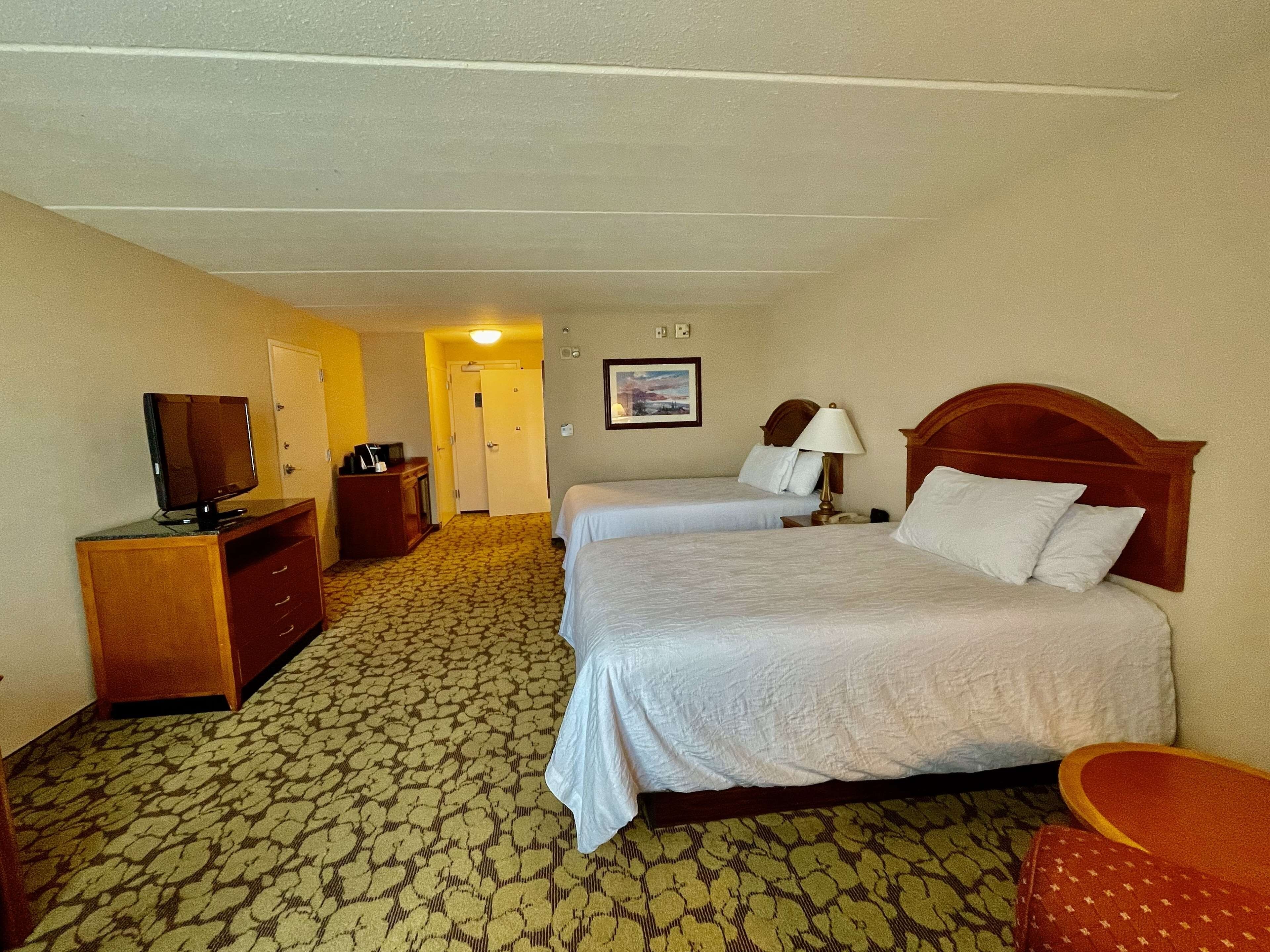 Pet-friendly Stay | Pool + Free Breakfast & Parking | Citycentre - 5.8 Miles - Sugar Land