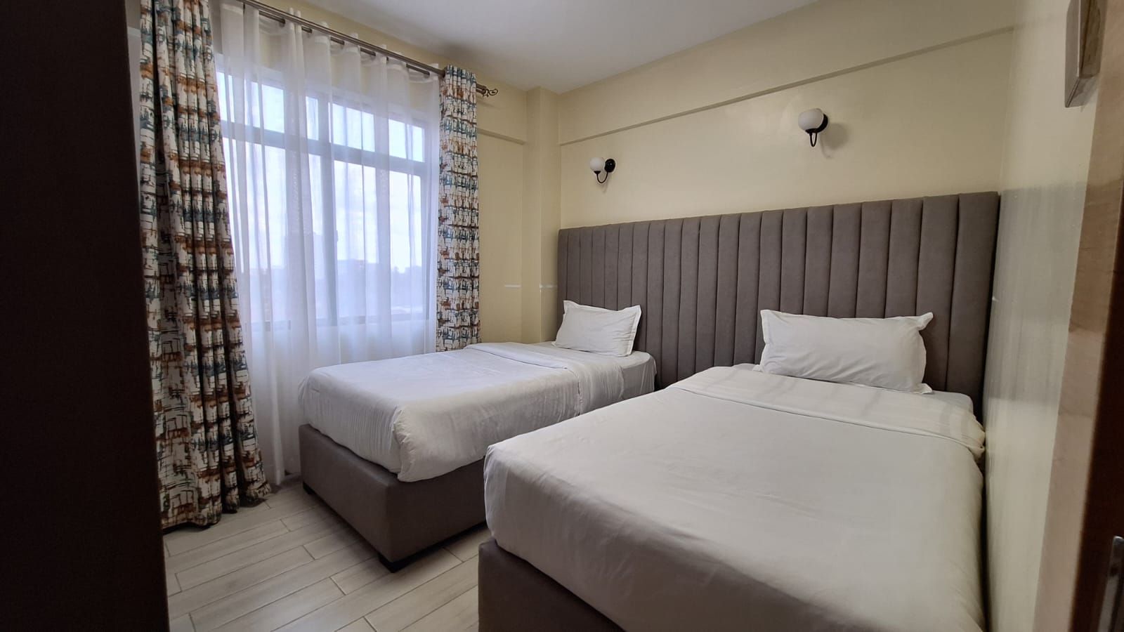 Appartement Familial, balcon, vue ville