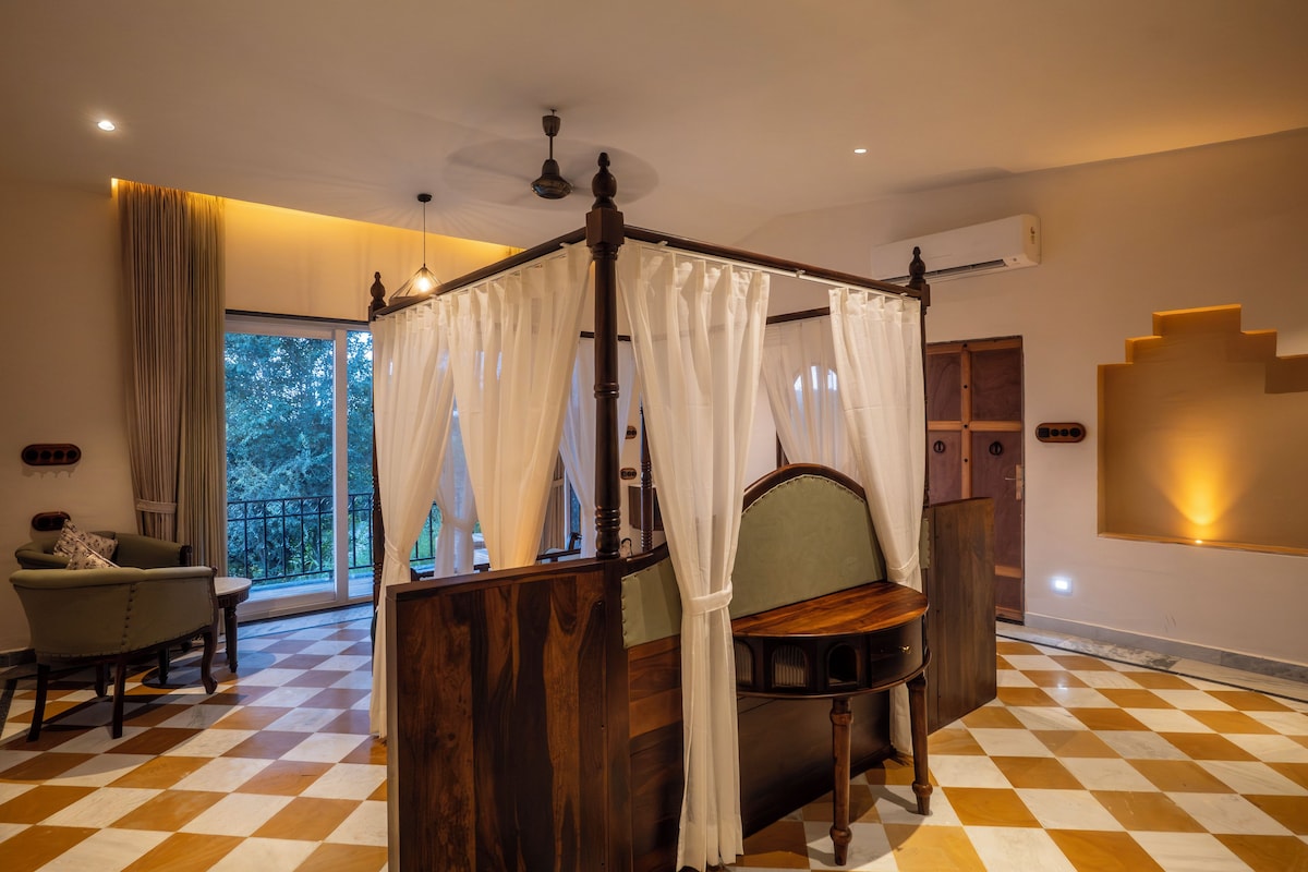 Moomal Mahinder Honeymoon Suite | Desk, WiFi (free)
