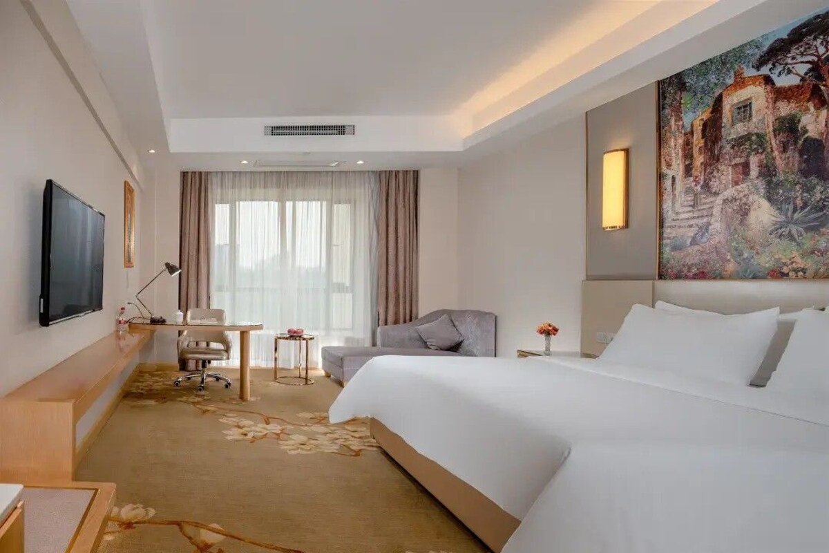 Luxury Double Room | Laptop workspace, WiFi (free), bed sheets