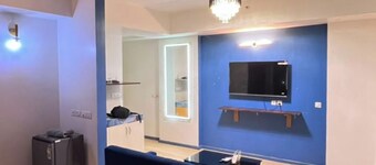 Luxury Cozy Apartments Stay at SinghXViii DLF