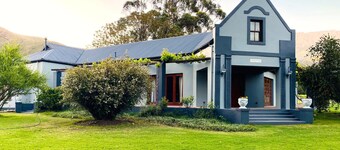 Spacious Farmhouse Rental in Ladismith with Stunning Views