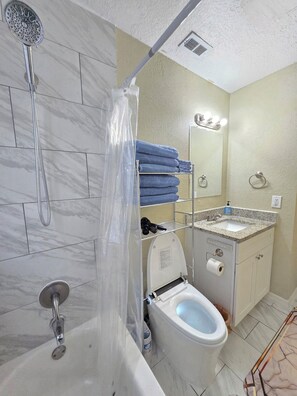Bathroom - 4BD 2BT 2 Parkings House Orlando Pine Hills Viet Town Disney Lego Airport (Orlando)