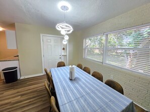Dining - 4BD 2BT 2 Parkings House Orlando Pine Hills Viet Town Disney Lego Airport (Orlando)