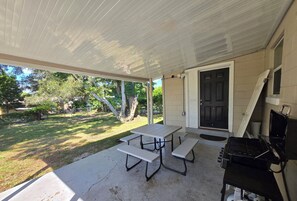 Outdoor dining - 4BD 2BT 2 Parkings House Orlando Pine Hills Viet Town Disney Lego Airport (Orlando)