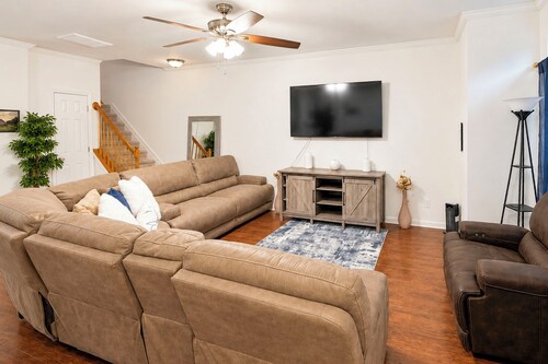 Home Gym & Pool Access! North Raleigh Retreat