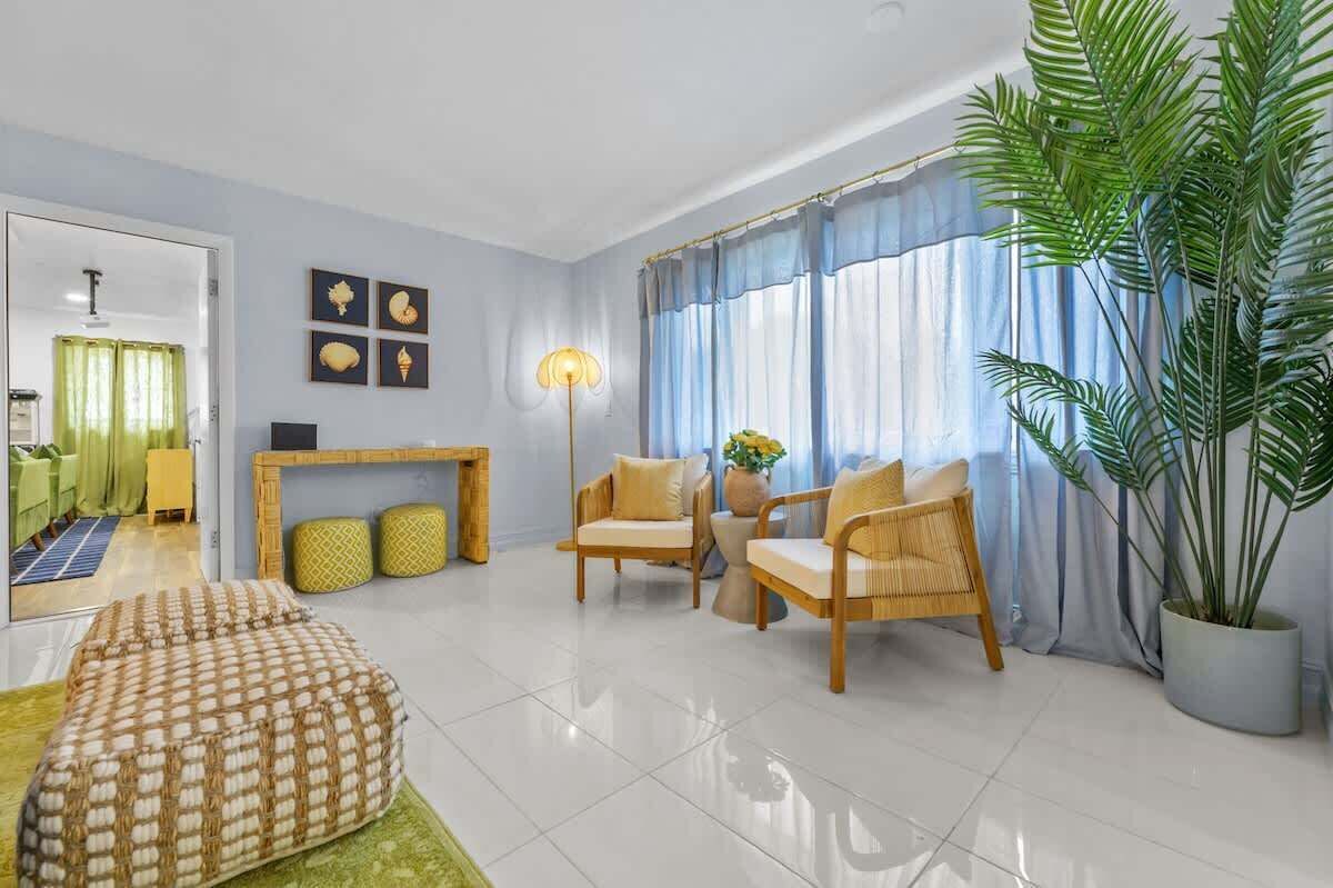 Luxury Tropical Villa Near Sunny Madeira Beach! - Indian Rocks Beach, FL
