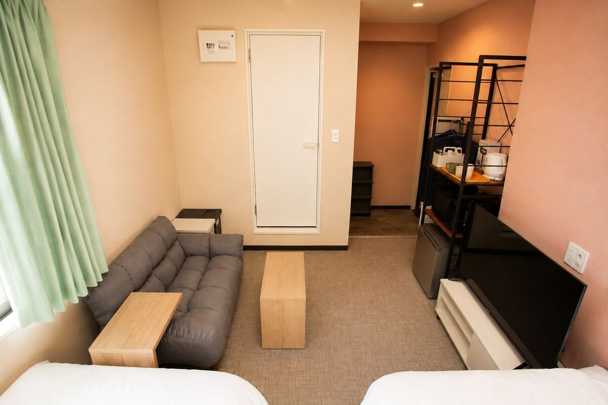 Twin Room, 2 Single Beds, Non Smoking | Free WiFi