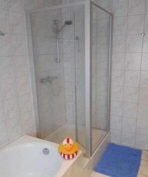 Unclassified image, 5 of 28, button - Holiday apartment with 3 bedrooms (Lauterbach)