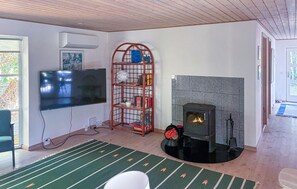 Living Room - Stunning home in Store Fuglede with sauna (Store Fuglede)