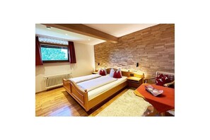 Room - Holiday apartment with 2 bedrooms (Münstertal)