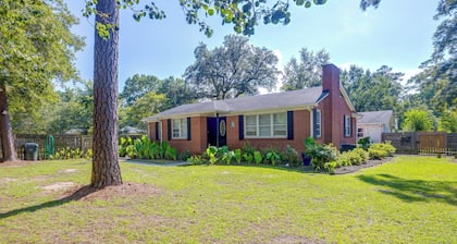 1 Mi to Dtwn Conway! Home w/ Fenced Yard & Patios