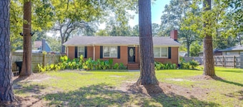 1 Mi to Dtwn Conway! Home w/ Fenced Yard & Patios