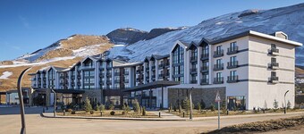 Lake Side Hotel