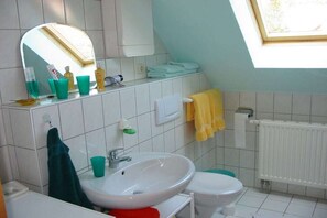 Bathroom - Holiday apartment with 1 bedroom (Pirna OT Graupa)