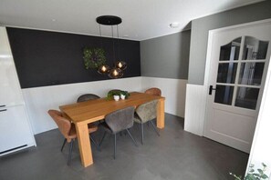 Dining - Holiday home with 1 bedroom (Serooskerke)