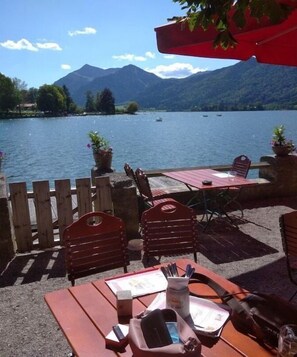 Outdoor dining - ||-------------To the ancient pine tree-----------------|| (kiefersfelden)