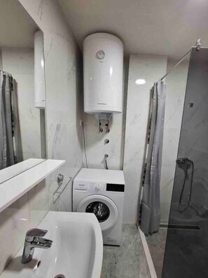 Unclassified image, 3 of 9, button - Modern 1 bedroom - Free Street Parking - Self Check In - AC (Podgorica)
