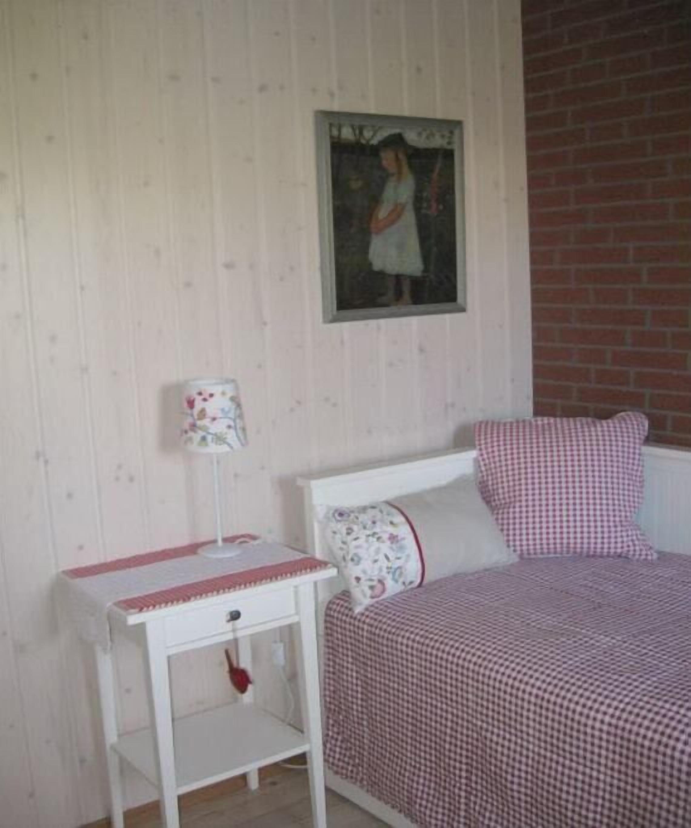 Iron/ironing board, WiFi (free)