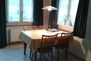 Dining - Holiday apartment with 2 bedrooms (Grindelwald)