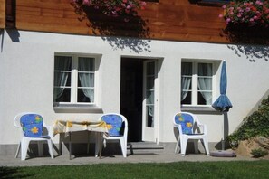 Outdoor dining - Holiday apartment with 2 bedrooms (Grindelwald)