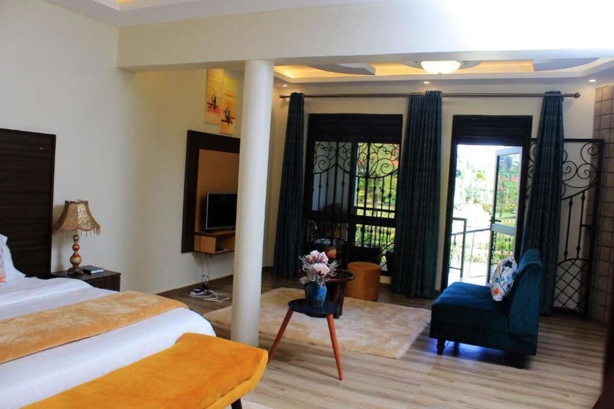 Standard Double Room, Balcony, Garden View