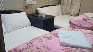   패밀리 쿼드룸, 시내 전망 | 다리미/다리미판, 무료 WiFi