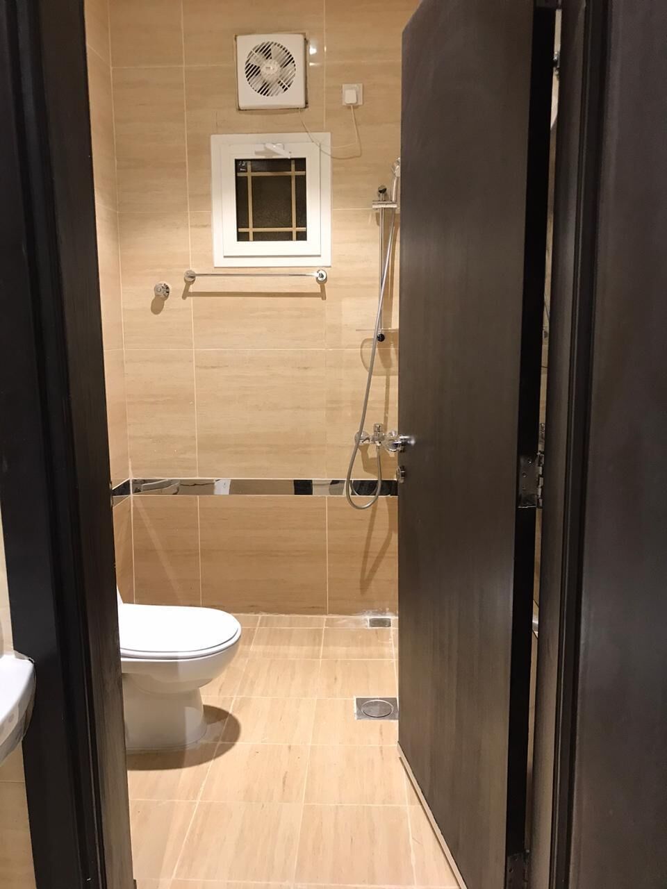 Towels, soap, shampoo, toilet paper