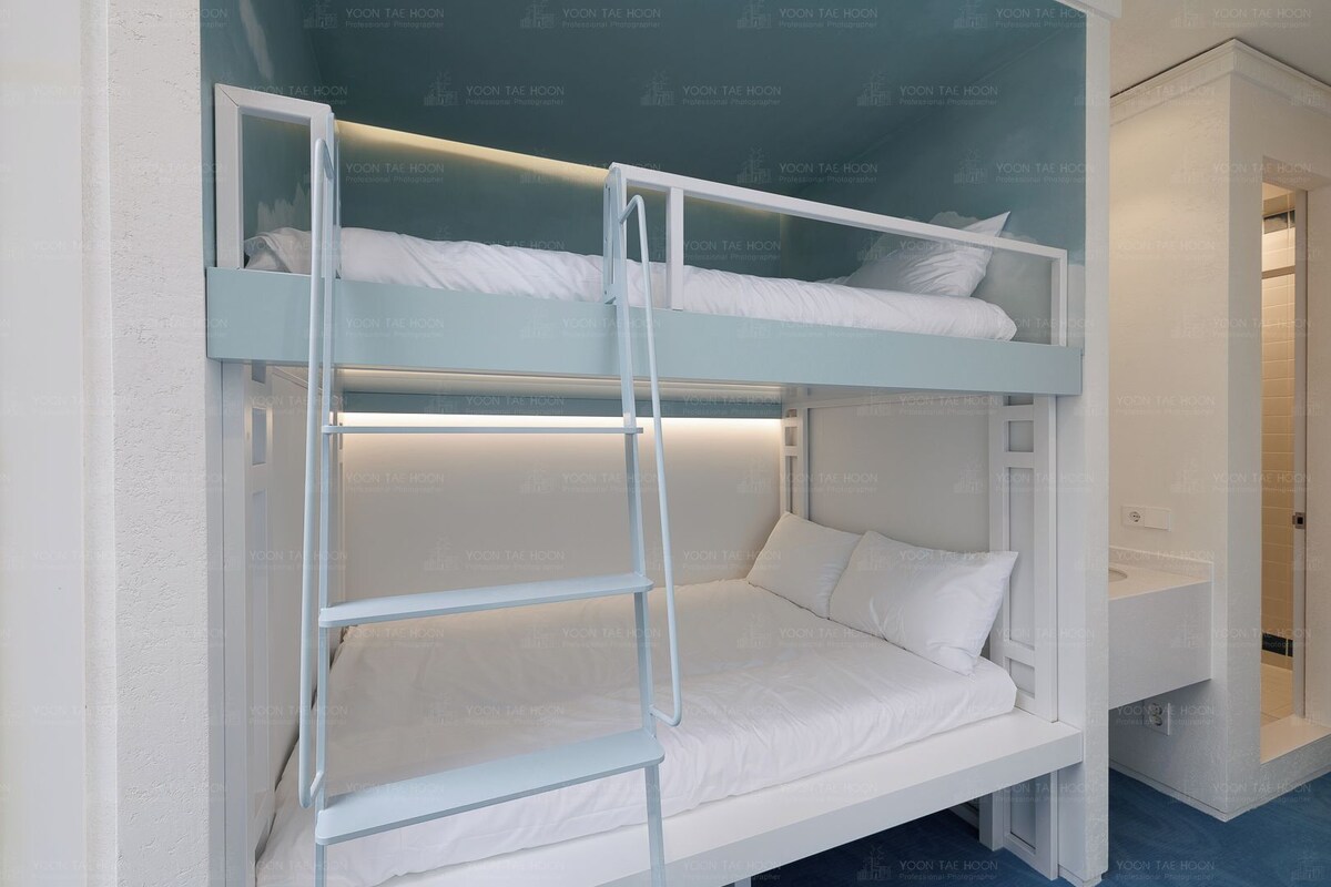Cortinas blackout, sistema de insonorización y wifi gratis 