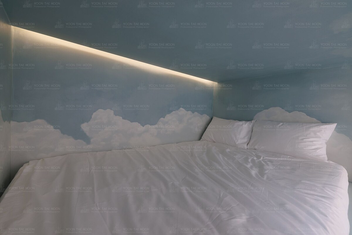 Cortinas blackout, sistema de insonorización y wifi gratis 