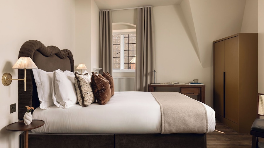 Native Fitzrovia By Numa