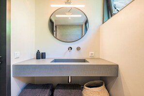 Bathroom - Holiday home in Alkmaar with barbecue (Alkmaar)