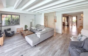 Living Room - Maison avec piscine 1 (Gujan-Mestras)