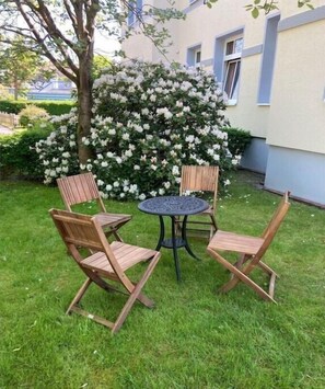 Outdoor dining - Sandrose Villa am Park (Wangerooge)