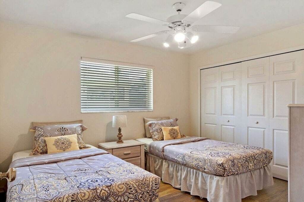 Iron/ironing board, WiFi (free), bed sheets