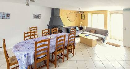 Nice home in Cancale with WiFi