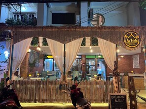 Gambar tidak terklasifikasi, 2 dari 61, tombol