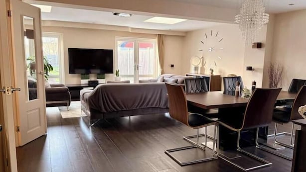 Interior - Large & Cozy Private Detached Chalet with a Movie Theater (Rainham)