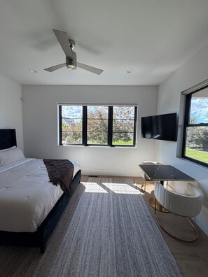 Room - Parkside Luxury Suite (Lehi)