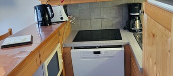 QUIET APARTMENT FOR 6 PEOPLE, 45 m², South-Facing Balcony, Pool, Sauna, Steam Room